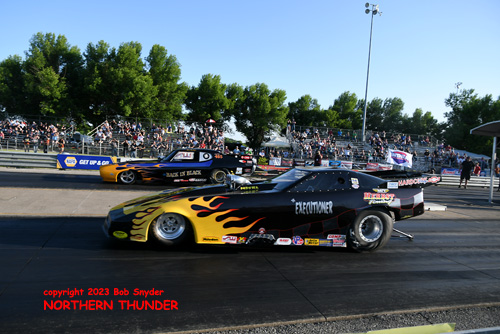 Justin Herbst - 'Executioner' (near lane) vs 
Alex Barker - 'Back In Black' (far lane)